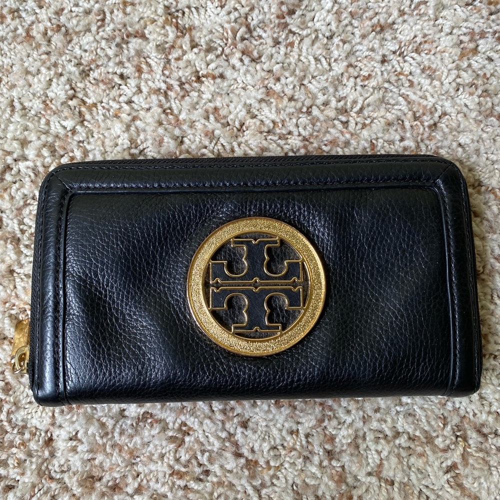 Tory Burch wallet
